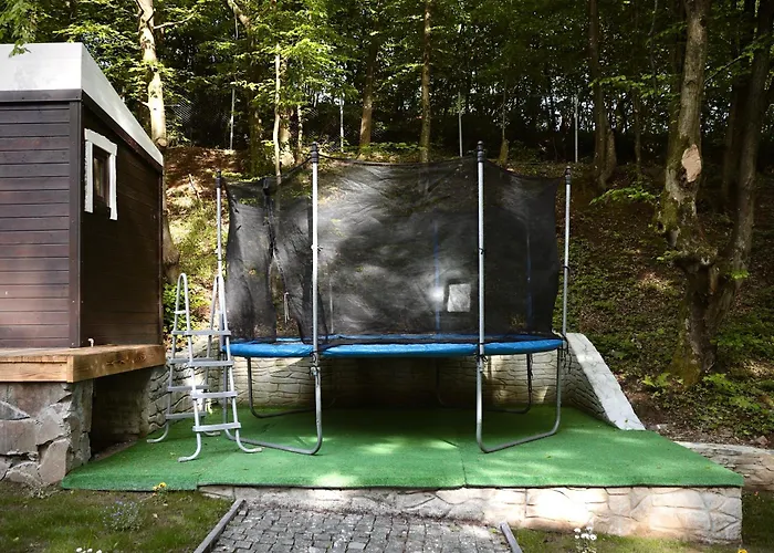 Forest Stream Semesterpark *