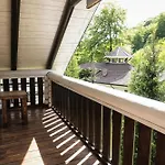 Forest Stream 스발랴바