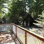 Forest Stream 홀리데이파크 스발랴바